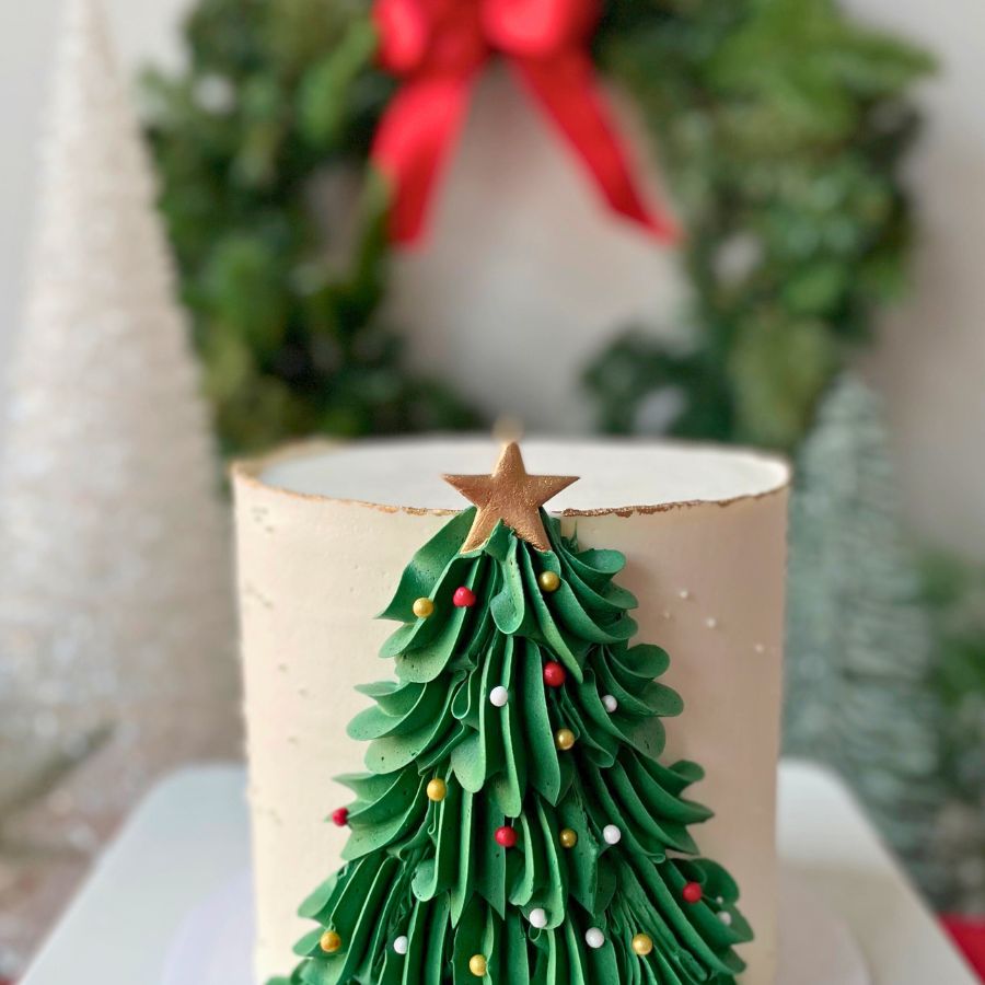 Deck the Halls Cake