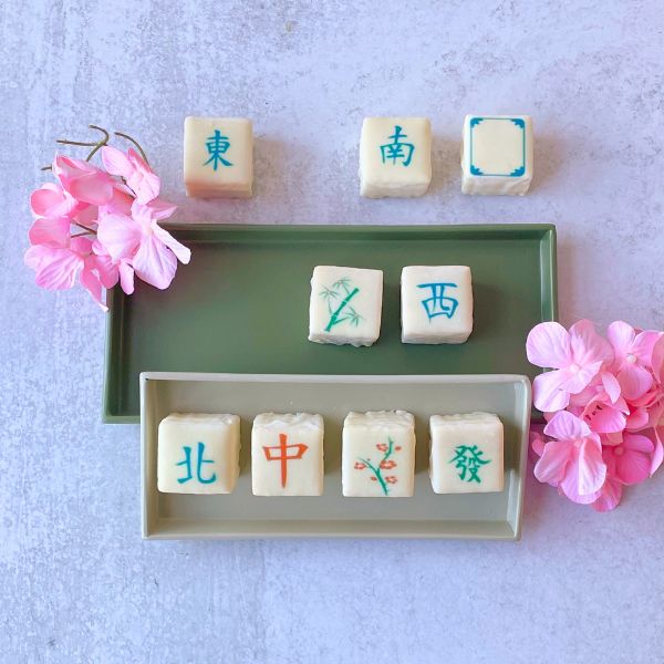 Majong themed tea cakes