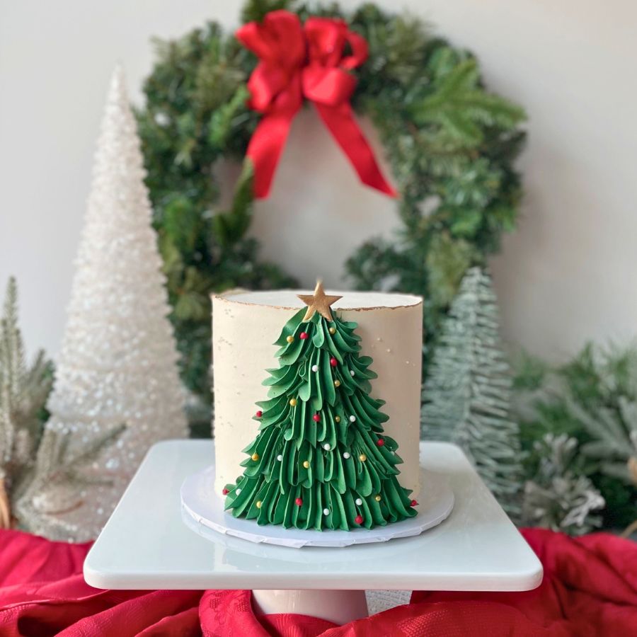 Deck the Halls Cake