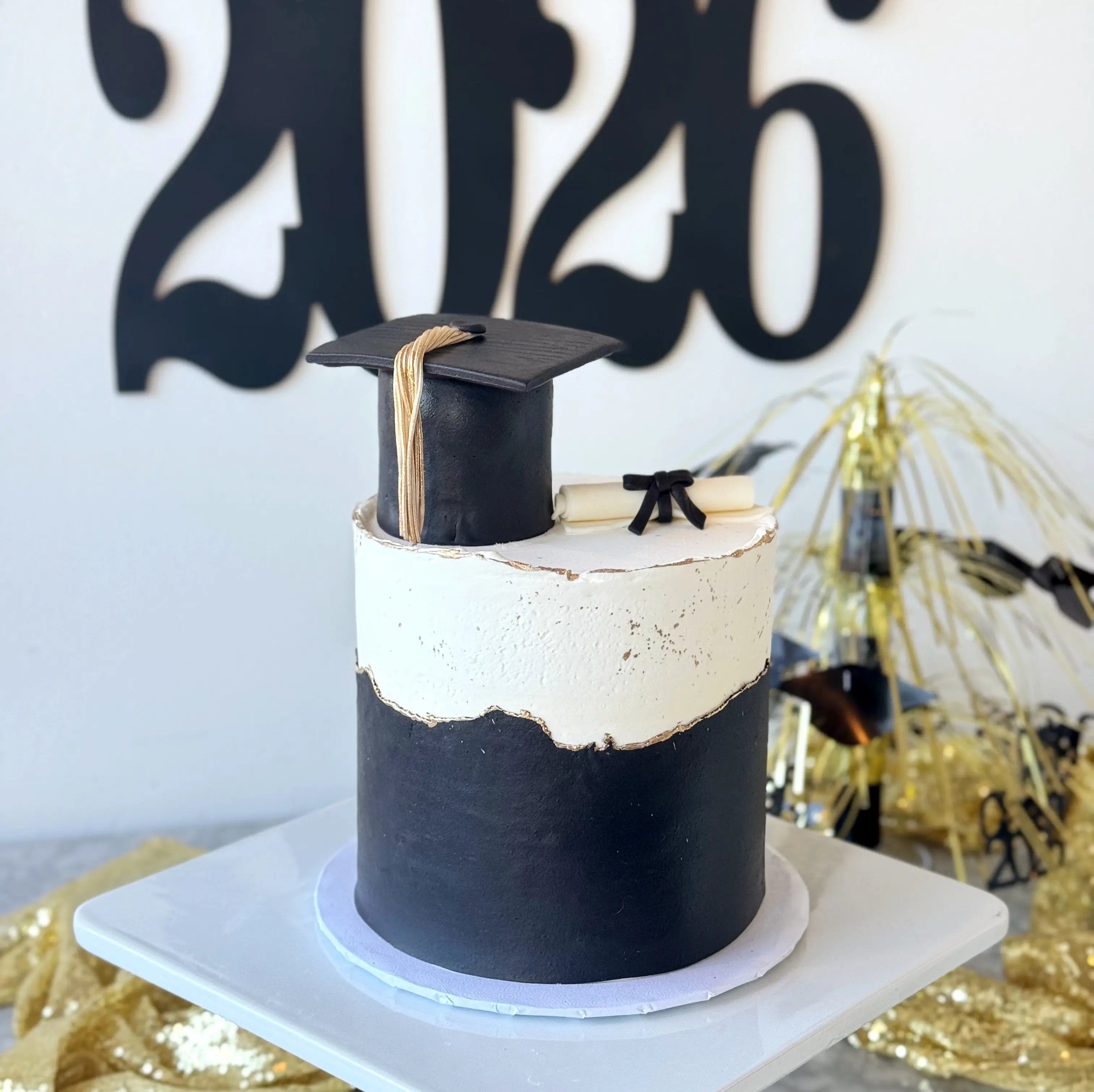 '26 Diploma Cake