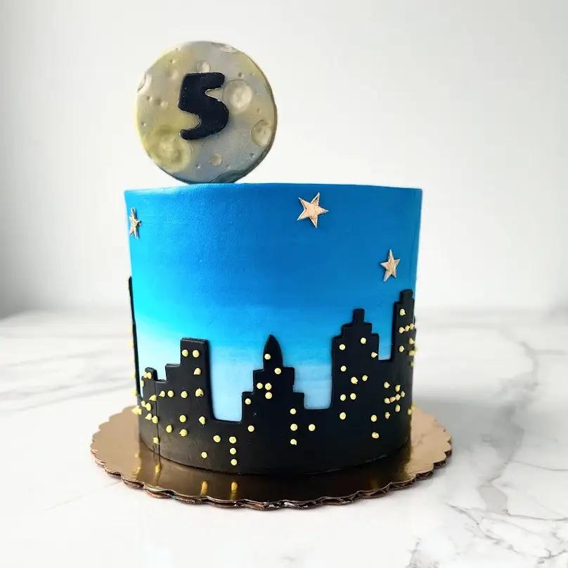 Super Hero Cake - Celebrity Cake Studio