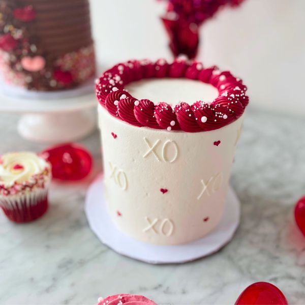 XOXO Cake