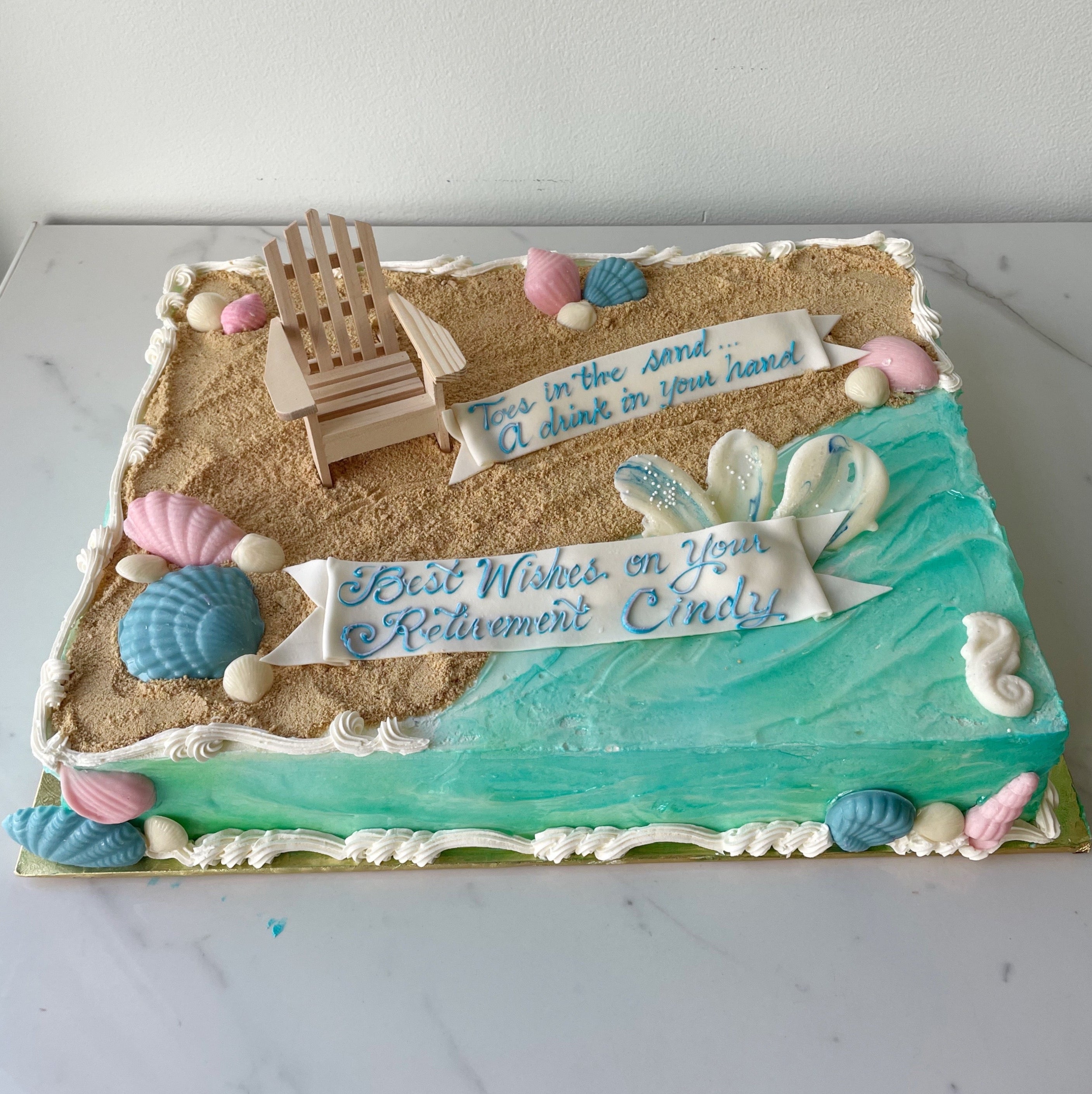 Decorative cake with beach theme