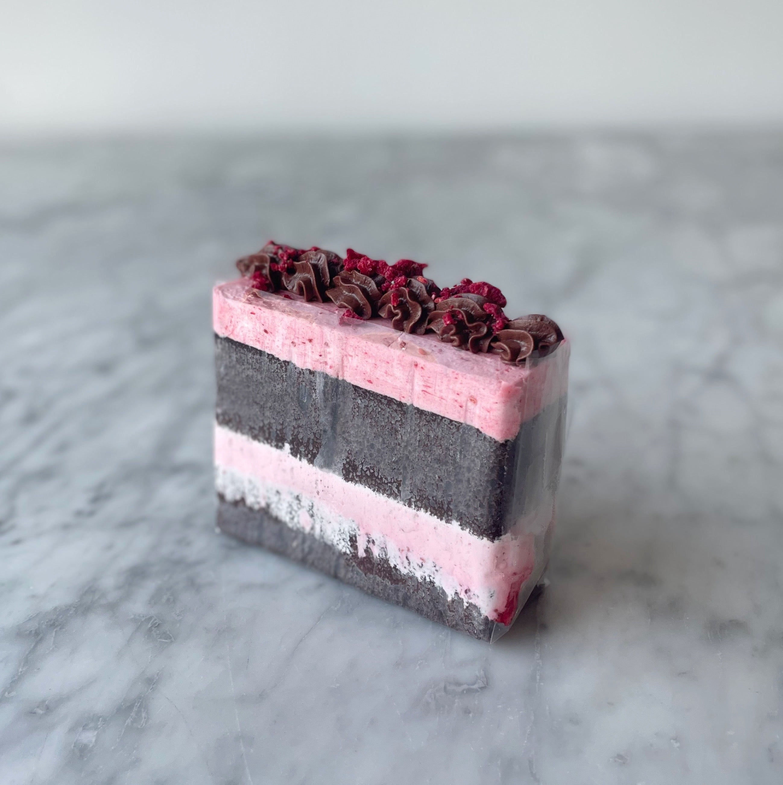 Chocolate Raspberry Cake Slice (4-pack)