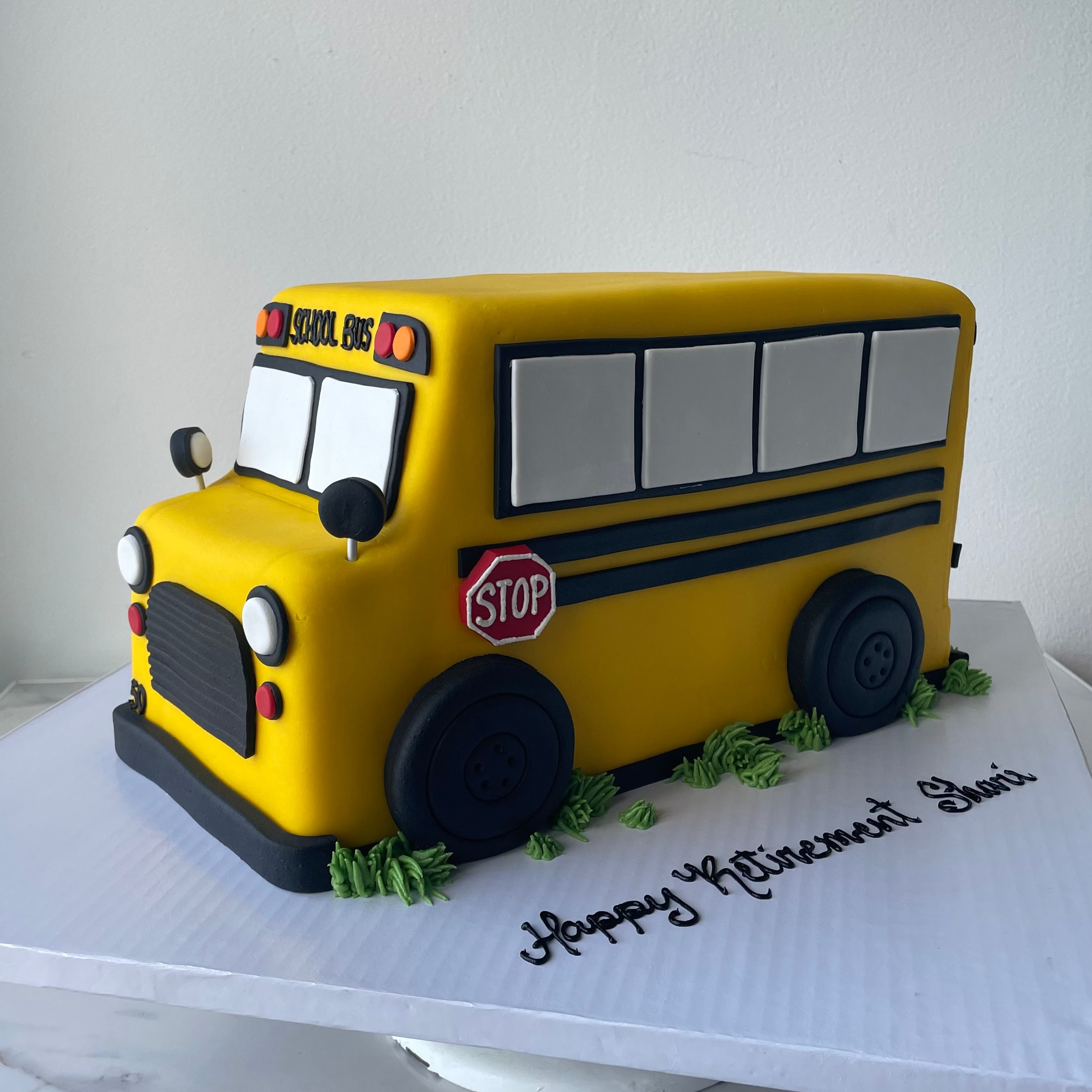 Yellow school bus-shaped cake 