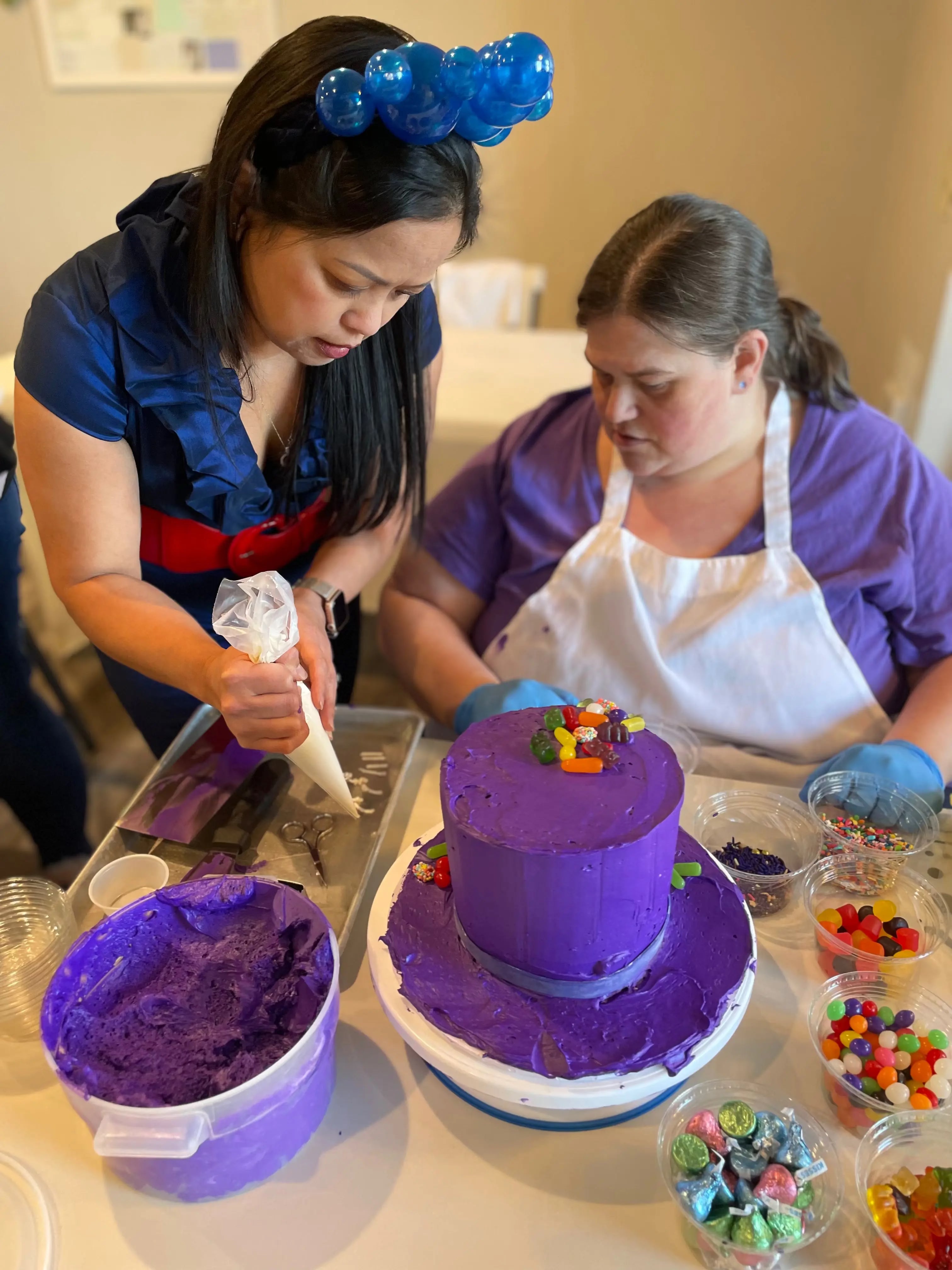 September 26th - Edible Roses Decorating Class | 1 pm