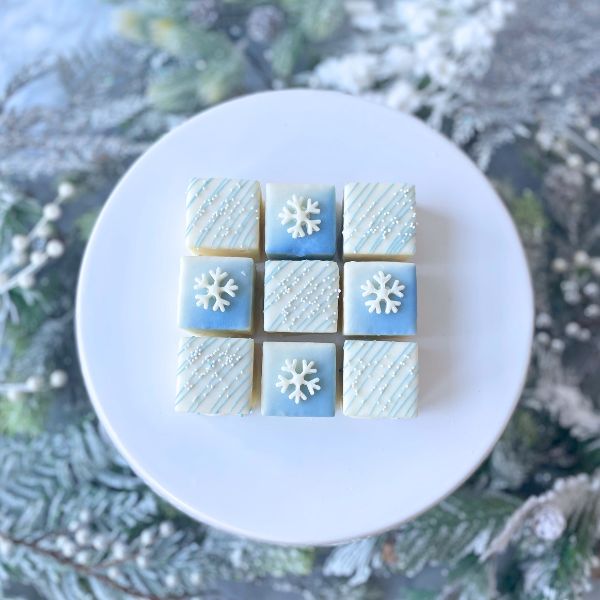 Winter Wonderland Tea Cakes – Vanilla Dream Bites | Celebrity Cake Studio