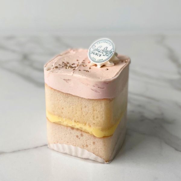 pink-champagne-petite-cake | celebrity cake studio